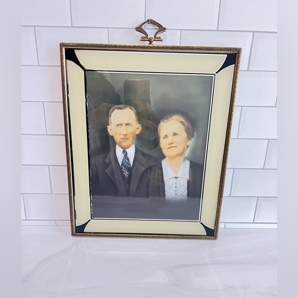VINTAGE ANTIQUE HUSBAND WIFE COUPLE PROFESSIONAL PHOTO ORNATE FRAME - Picture 9 of 10